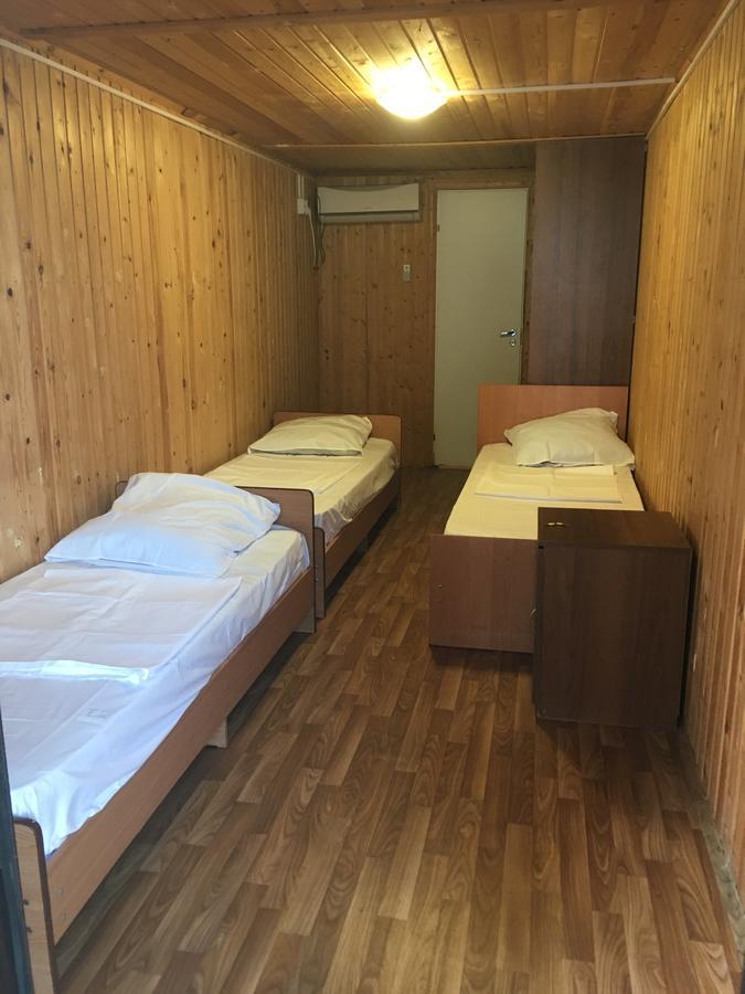 Guest House Tri Topolya Lidzava Eksteriør billede