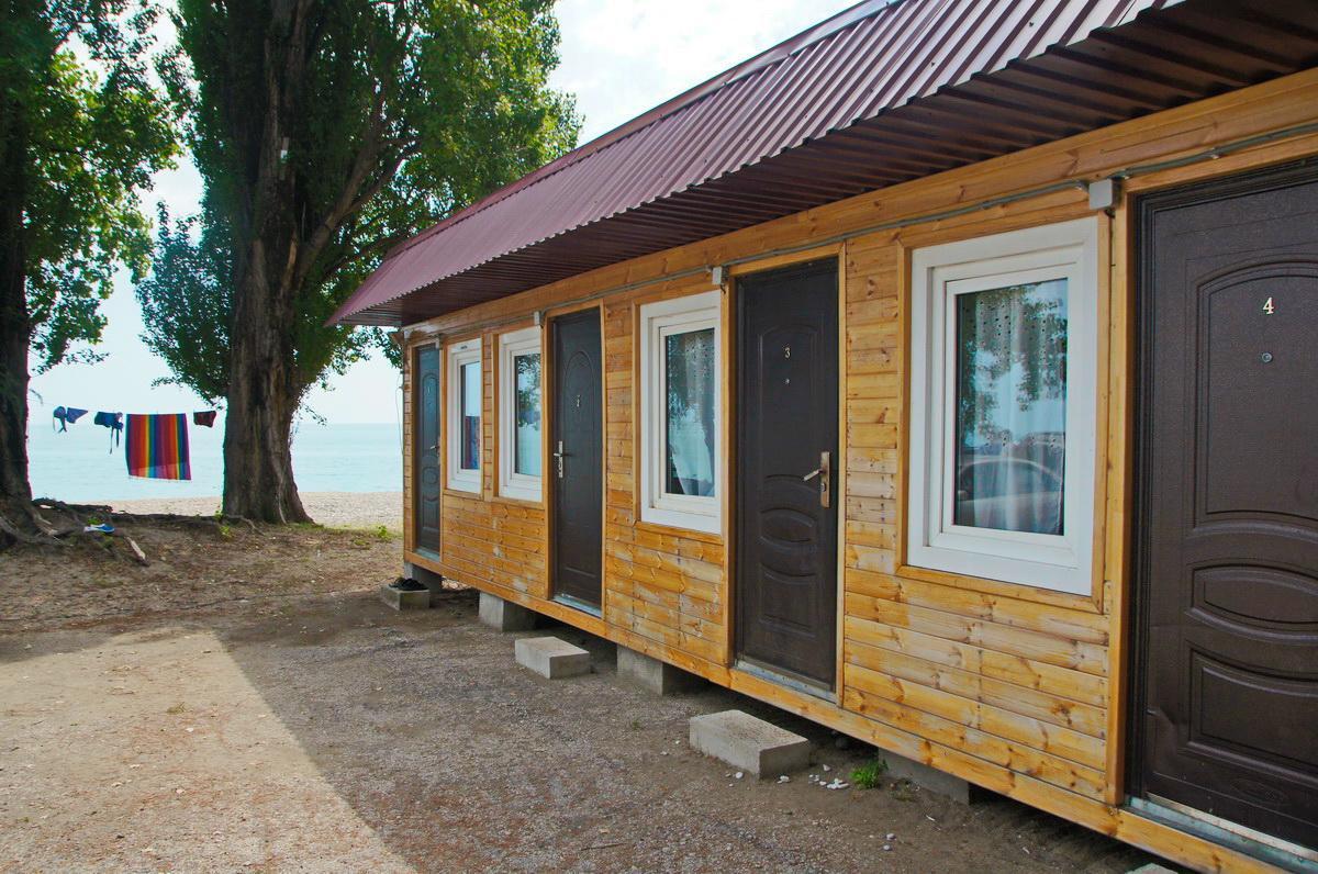 Guest House Tri Topolya Lidzava Eksteriør billede